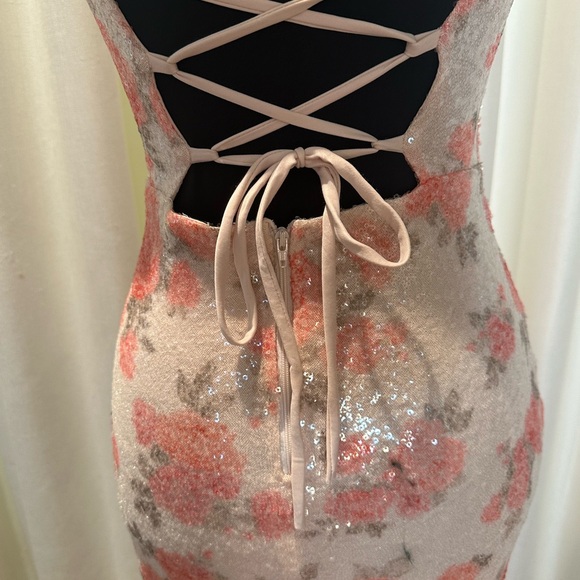 Windsor Elegant Pink Dress - Picture 5 of 8